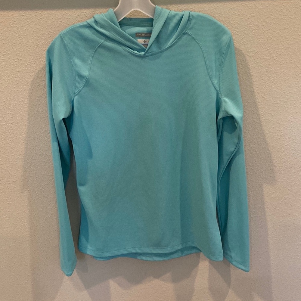 Woman’s Columbia performance fishing gear hoodie